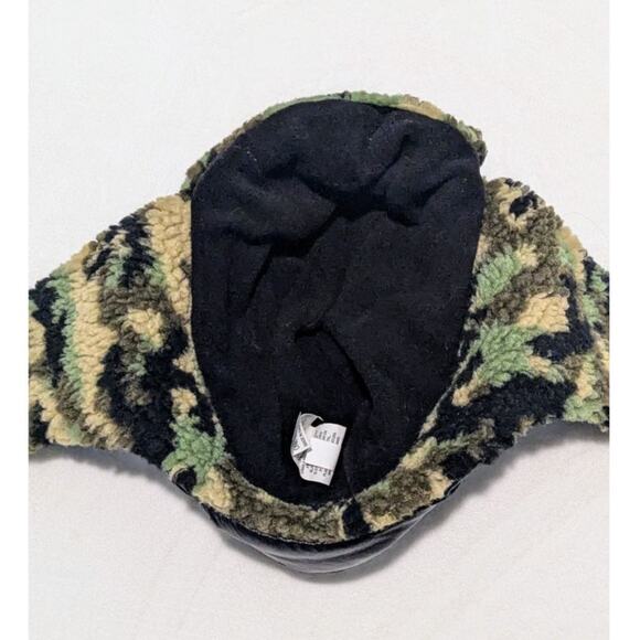 Boys Camo Trapper Hat - Picture 5 of 6